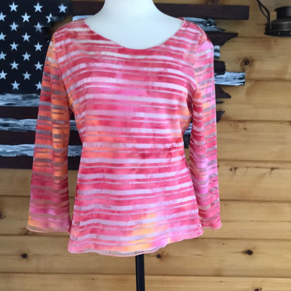 Long sleeve top/pink and white.
